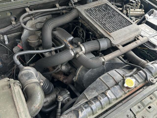 Зелений Міцубісі Паджеро, об'ємом двигуна 2.5 л та пробігом 450 тис. км за 3700 $, фото 7 на Automoto.ua