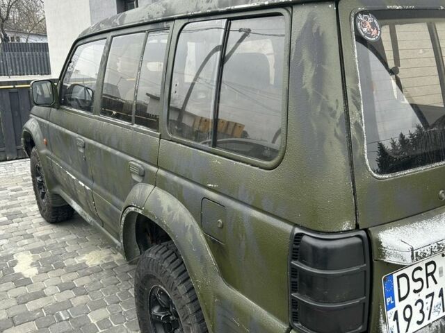 Зелений Міцубісі Паджеро, об'ємом двигуна 2.5 л та пробігом 450 тис. км за 3700 $, фото 3 на Automoto.ua