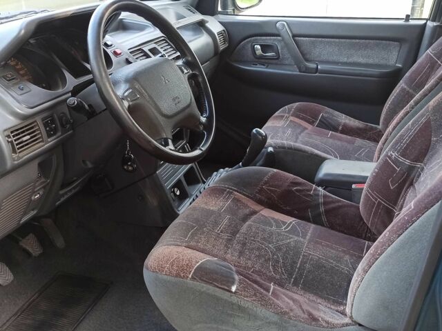 Зеленый Мицубиси Паджеро, объемом двигателя 2.8 л и пробегом 360 тыс. км за 5700 $, фото 10 на Automoto.ua