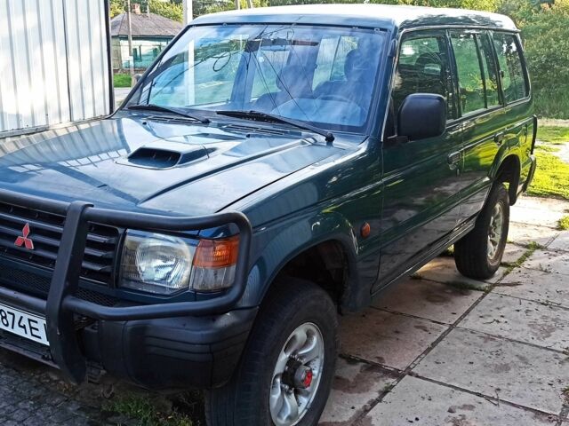 Зеленый Мицубиси Паджеро, объемом двигателя 2.8 л и пробегом 360 тыс. км за 5700 $, фото 2 на Automoto.ua