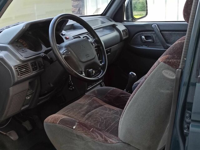 Зеленый Мицубиси Паджеро, объемом двигателя 2.8 л и пробегом 360 тыс. км за 5700 $, фото 8 на Automoto.ua