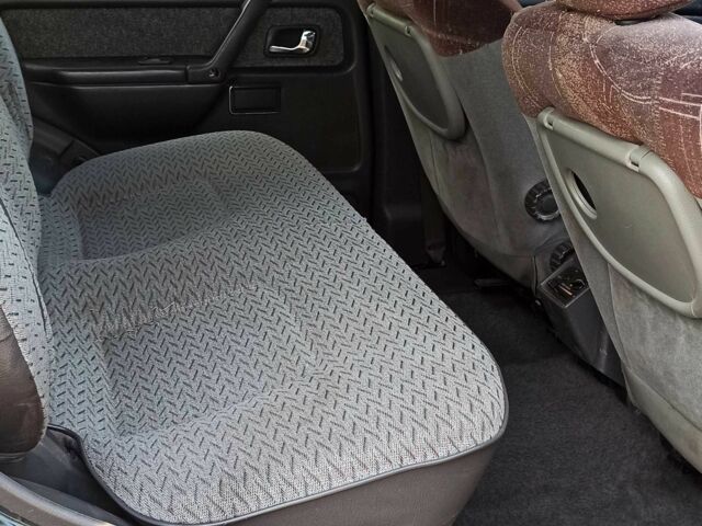 Зеленый Мицубиси Паджеро, объемом двигателя 2.8 л и пробегом 360 тыс. км за 5700 $, фото 15 на Automoto.ua