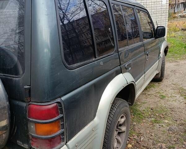 Зеленый Мицубиси Паджеро, объемом двигателя 2.8 л и пробегом 350 тыс. км за 5000 $, фото 6 на Automoto.ua