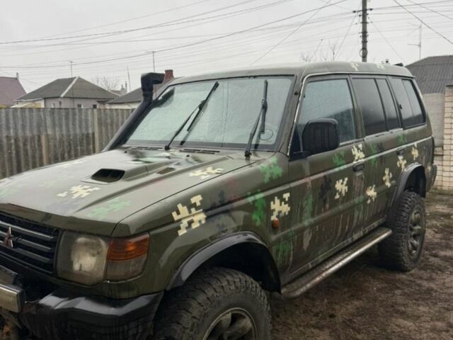 Зелений Міцубісі Паджеро, об'ємом двигуна 2.4 л та пробігом 480 тис. км за 3500 $, фото 1 на Automoto.ua