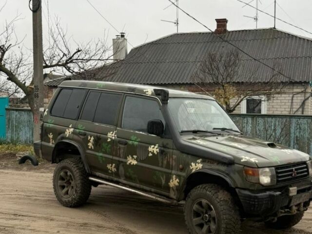 Зелений Міцубісі Паджеро, об'ємом двигуна 2.4 л та пробігом 480 тис. км за 3500 $, фото 2 на Automoto.ua