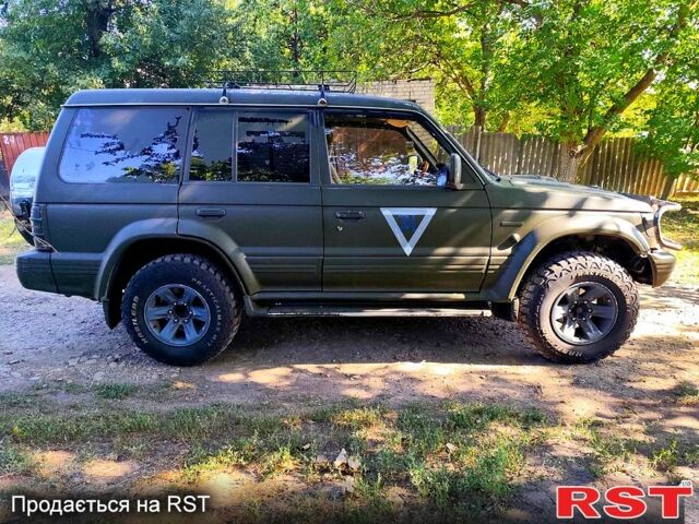 Зелений Міцубісі Паджеро, об'ємом двигуна 2.8 л та пробігом 0 тис. км за 3500 $, фото 1 на Automoto.ua