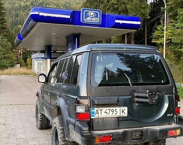 Зеленый Мицубиси Паджеро, объемом двигателя 2.97 л и пробегом 300 тыс. км за 5900 $, фото 2 на Automoto.ua