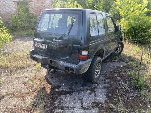 Зелений Міцубісі Паджеро, об'ємом двигуна 2.5 л та пробігом 400 тис. км за 3000 $, фото 3 на Automoto.ua