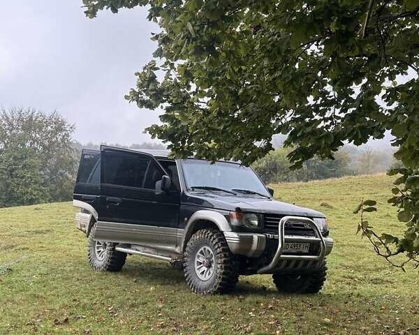 Зеленый Мицубиси Паджеро, объемом двигателя 3.5 л и пробегом 350 тыс. км за 5800 $, фото 2 на Automoto.ua