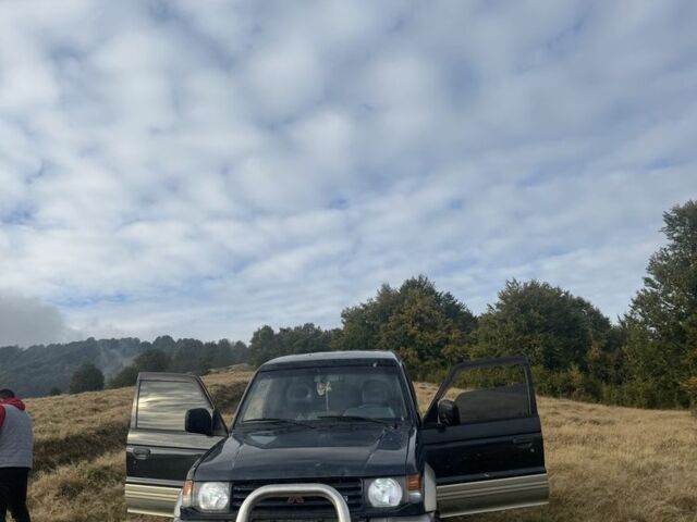 Зеленый Мицубиси Паджеро, объемом двигателя 3.5 л и пробегом 350 тыс. км за 5800 $, фото 2 на Automoto.ua