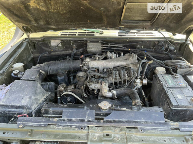 Зелений Міцубісі Паджеро, об'ємом двигуна 3 л та пробігом 200 тис. км за 8000 $, фото 1 на Automoto.ua
