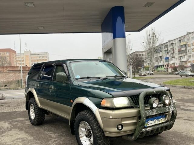 Зеленый Мицубиси Паджеро, объемом двигателя 3 л и пробегом 200 тыс. км за 3700 $, фото 7 на Automoto.ua