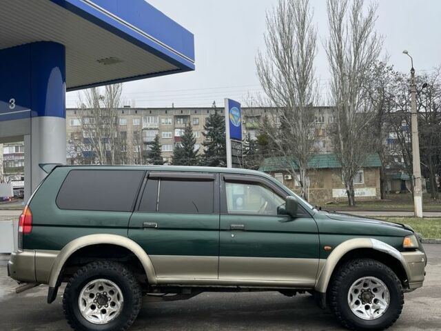 Зеленый Мицубиси Паджеро, объемом двигателя 3 л и пробегом 200 тыс. км за 3700 $, фото 6 на Automoto.ua