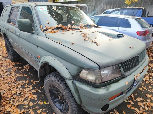 Міцубісі Паджеро 1999 у Бородянке на Automoto.ua Зелений Міцубісі Паджеро, об'ємом двигуна 2 л та пробігом 300 тис. км за 3000 $, фото 1 на Automoto.ua