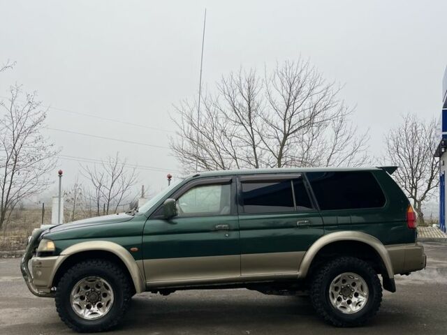 Зеленый Мицубиси Паджеро, объемом двигателя 3 л и пробегом 200 тыс. км за 3700 $, фото 2 на Automoto.ua