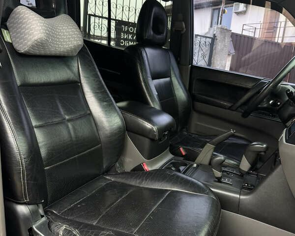 Зелений Міцубісі Паджеро, об'ємом двигуна 3.2 л та пробігом 390 тис. км за 8750 $, фото 17 на Automoto.ua