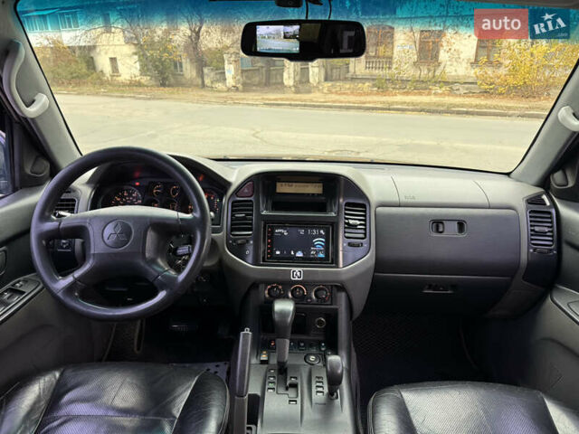 Зелений Міцубісі Паджеро, об'ємом двигуна 3.2 л та пробігом 390 тис. км за 8750 $, фото 11 на Automoto.ua