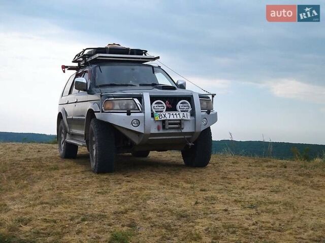 Зеленый Мицубиси Паджеро, объемом двигателя 2.5 л и пробегом 274 тыс. км за 6200 $, фото 1 на Automoto.ua