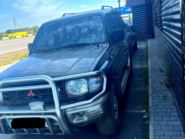 Зелений Міцубісі Паджеро, об'ємом двигуна 3.5 л та пробігом 220 тис. км за 4400 $, фото 3 на Automoto.ua
