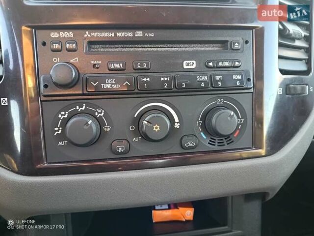 Зеленый Мицубиси Паджеро, объемом двигателя 3.2 л и пробегом 207 тыс. км за 9800 $, фото 8 на Automoto.ua