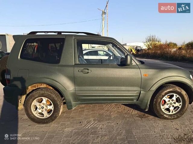 Зеленый Мицубиси Паджеро, объемом двигателя 3.2 л и пробегом 207 тыс. км за 9800 $, фото 1 на Automoto.ua