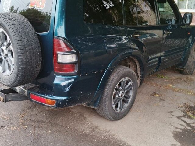 Зелений Міцубісі Паджеро, об'ємом двигуна 3.2 л та пробігом 245 тис. км за 3500 $, фото 2 на Automoto.ua