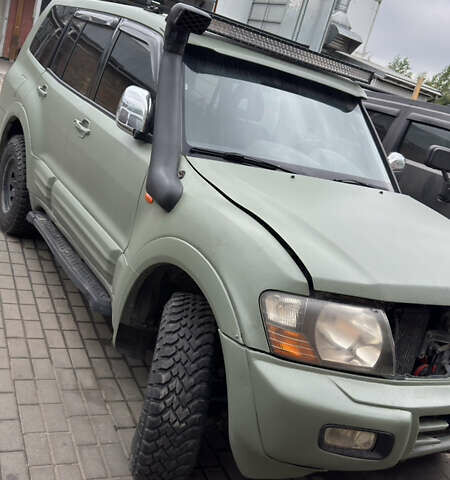 Зеленый Мицубиси Паджеро, объемом двигателя 3.5 л и пробегом 325 тыс. км за 5750 $, фото 1 на Automoto.ua