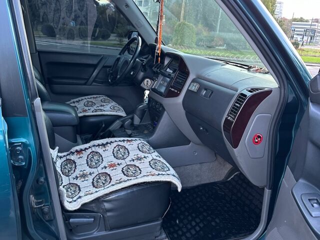 Зелений Міцубісі Паджеро, об'ємом двигуна 3.5 л та пробігом 341 тис. км за 6300 $, фото 5 на Automoto.ua