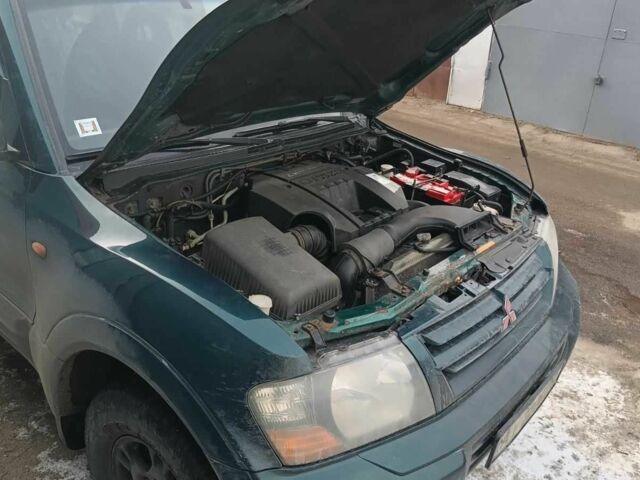 Зелений Міцубісі Паджеро, об'ємом двигуна 3.2 л та пробігом 416 тис. км за 6000 $, фото 3 на Automoto.ua