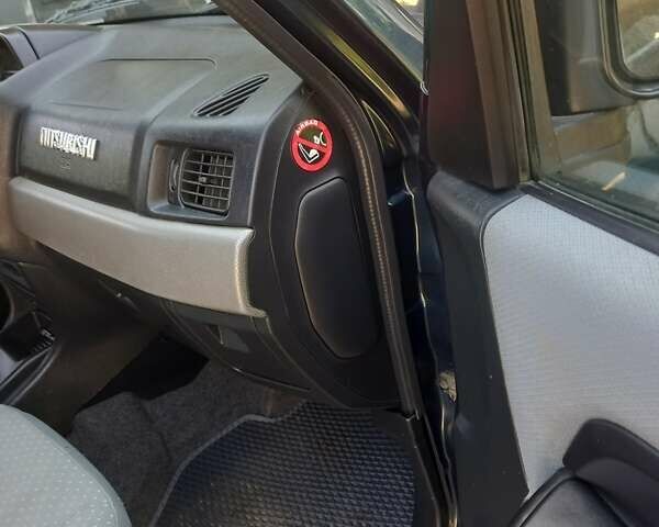 Зелений Міцубісі Паджеро, об'ємом двигуна 1.8 л та пробігом 205 тис. км за 5800 $, фото 13 на Automoto.ua