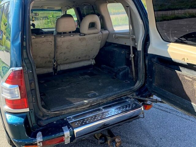 Зеленый Мицубиси Паджеро, объемом двигателя 3.2 л и пробегом 327 тыс. км за 5000 $, фото 3 на Automoto.ua