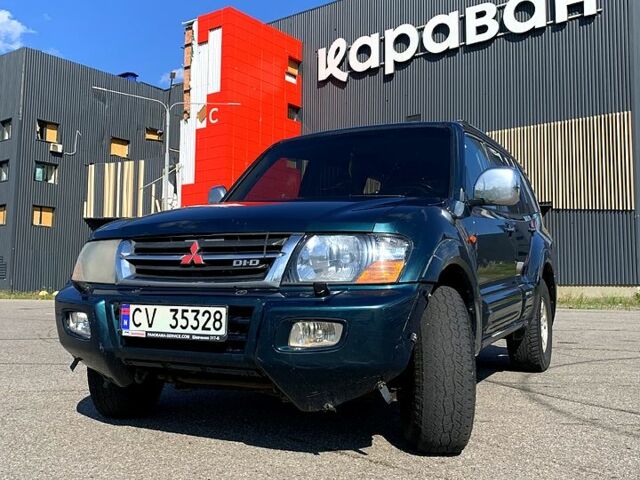 Зеленый Мицубиси Паджеро, объемом двигателя 3.2 л и пробегом 327 тыс. км за 5000 $, фото 1 на Automoto.ua