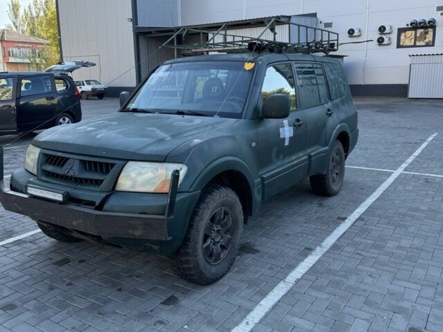 Зеленый Мицубиси Паджеро, объемом двигателя 3.2 л и пробегом 170 тыс. км за 3900 $, фото 1 на Automoto.ua
