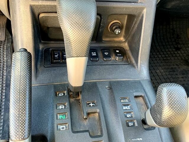 Зеленый Мицубиси Паджеро, объемом двигателя 3.2 л и пробегом 327 тыс. км за 5000 $, фото 6 на Automoto.ua