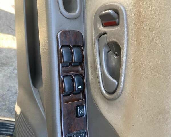 Зеленый Мицубиси Паджеро, объемом двигателя 3 л и пробегом 392 тыс. км за 7700 $, фото 14 на Automoto.ua