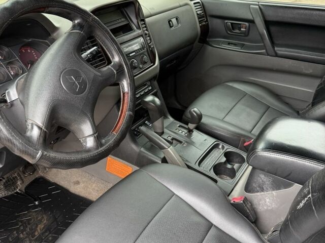 Зеленый Мицубиси Паджеро, объемом двигателя 3.2 л и пробегом 250 тыс. км за 6200 $, фото 4 на Automoto.ua