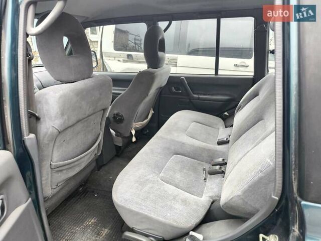 Зеленый Мицубиси Паджеро, объемом двигателя 2.5 л и пробегом 180 тыс. км за 6499 $, фото 5 на Automoto.ua