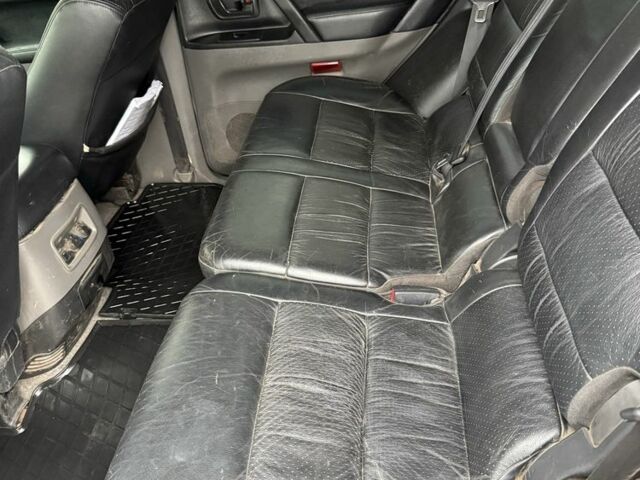 Зеленый Мицубиси Паджеро, объемом двигателя 3.2 л и пробегом 250 тыс. км за 6200 $, фото 6 на Automoto.ua