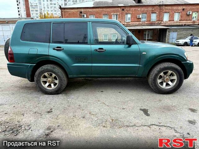 Зеленый Мицубиси Паджеро, объемом двигателя 2.5 л и пробегом 268 тыс. км за 3700 $, фото 1 на Automoto.ua