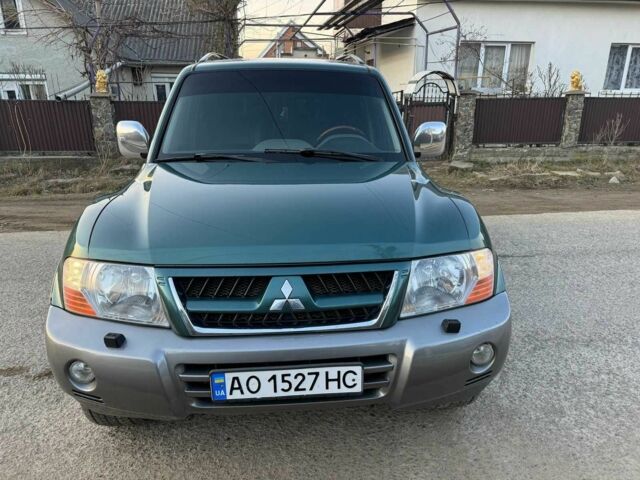 Зеленый Мицубиси Паджеро, объемом двигателя 3.2 л и пробегом 265 тыс. км за 7800 $, фото 2 на Automoto.ua