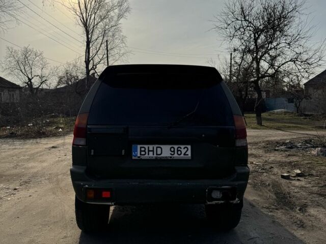 Зелений Міцубісі Паджеро, об'ємом двигуна 2.5 л та пробігом 300 тис. км за 5000 $, фото 3 на Automoto.ua