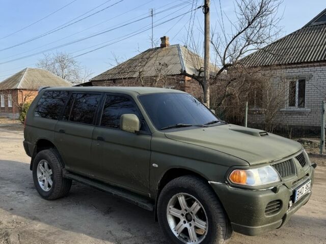 Зелений Міцубісі Паджеро, об'ємом двигуна 2.5 л та пробігом 300 тис. км за 5000 $, фото 5 на Automoto.ua
