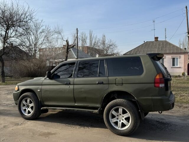 Зелений Міцубісі Паджеро, об'ємом двигуна 2.5 л та пробігом 300 тис. км за 5000 $, фото 2 на Automoto.ua