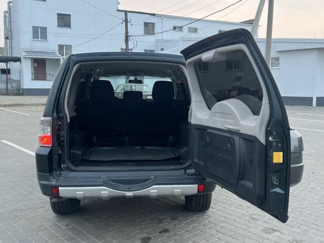 Зеленый Мицубиси Паджеро, объемом двигателя 3.2 л и пробегом 220 тыс. км за 7200 $, фото 17 на Automoto.ua