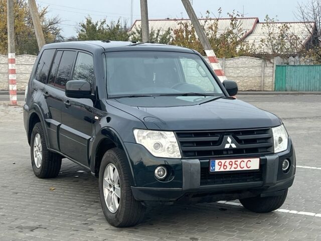 Зеленый Мицубиси Паджеро, объемом двигателя 3.2 л и пробегом 220 тыс. км за 7200 $, фото 4 на Automoto.ua