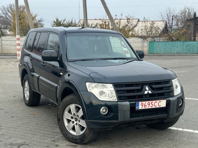 Зеленый Мицубиси Паджеро, объемом двигателя 3.2 л и пробегом 220 тыс. км за 7200 $, фото 1 на Automoto.ua