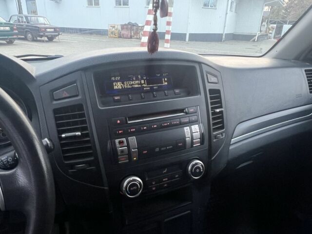 Зеленый Мицубиси Паджеро, объемом двигателя 3.2 л и пробегом 220 тыс. км за 7200 $, фото 11 на Automoto.ua