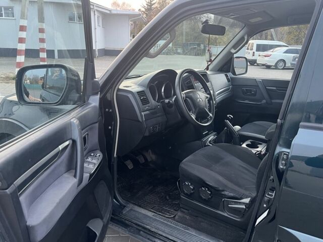 Зеленый Мицубиси Паджеро, объемом двигателя 3.2 л и пробегом 220 тыс. км за 7200 $, фото 9 на Automoto.ua