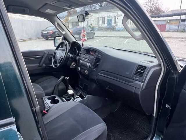 Зеленый Мицубиси Паджеро, объемом двигателя 3.2 л и пробегом 220 тыс. км за 7200 $, фото 15 на Automoto.ua