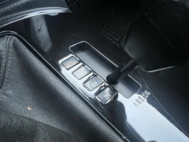 Зеленый Мицубиси Паджеро, объемом двигателя 3.2 л и пробегом 220 тыс. км за 7200 $, фото 12 на Automoto.ua